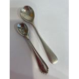 2 x Antique SILVER condiment/salt/ mustard spoons. Hallmarks for Edward Barnsley Birmingham 1921 and