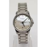 GUCCI STEEL BRACELET WATCH 126.5 16282052 MOTHER OF PEARL DIAL WITH DIAMONDS FULL WORKING ORDER