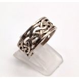 STERLING SILVER CELTIC BAND RING 5.7G SIZE Q