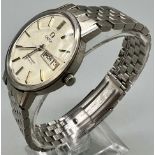 A Vintage Omega Seamaster Automatic Gents Watch. Stainless steel strap and case - 34mm. Silver