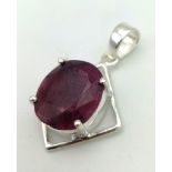 925 Silver Four Prong Pendant. Faceted Ruby. Ruby - 12.50 Ct. 7.36gr.