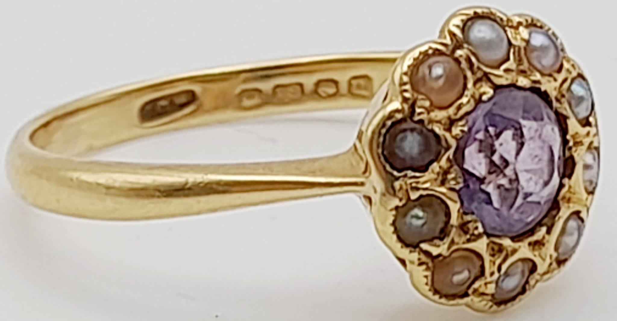 A Vintage 18K Yellow Gold Amethyst and Opal Ring. Central amethyst with a halo of small opals. - Image 5 of 7