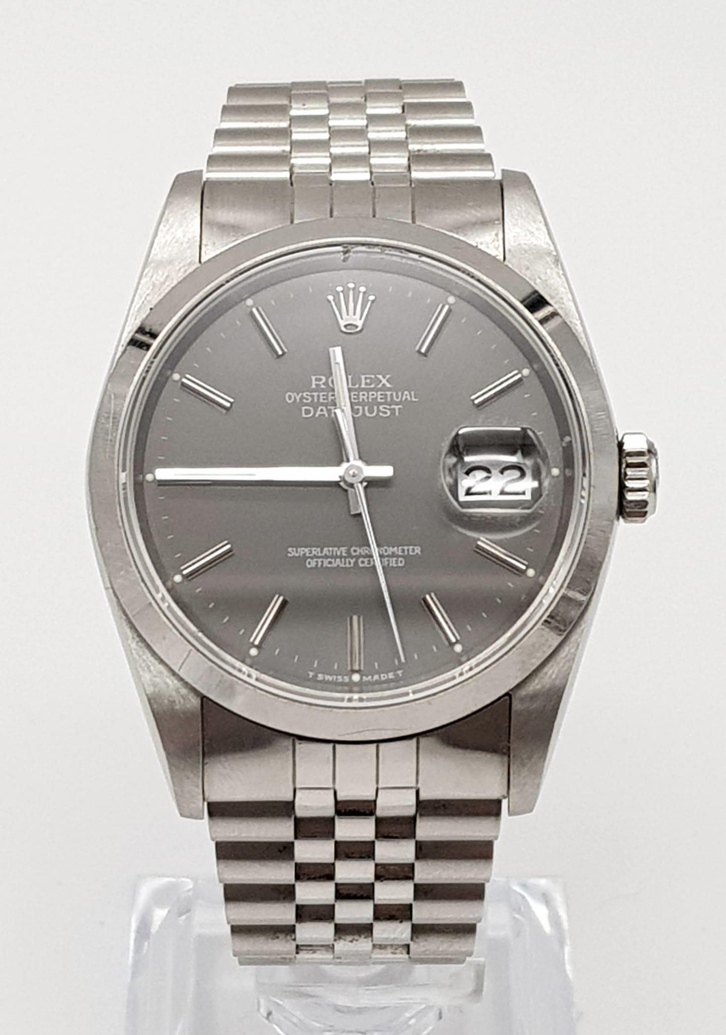 A Rolex Oyster Perpetual Datejust Gents Watch. Stainless steel strap and case - 36mm. Beautiful grey