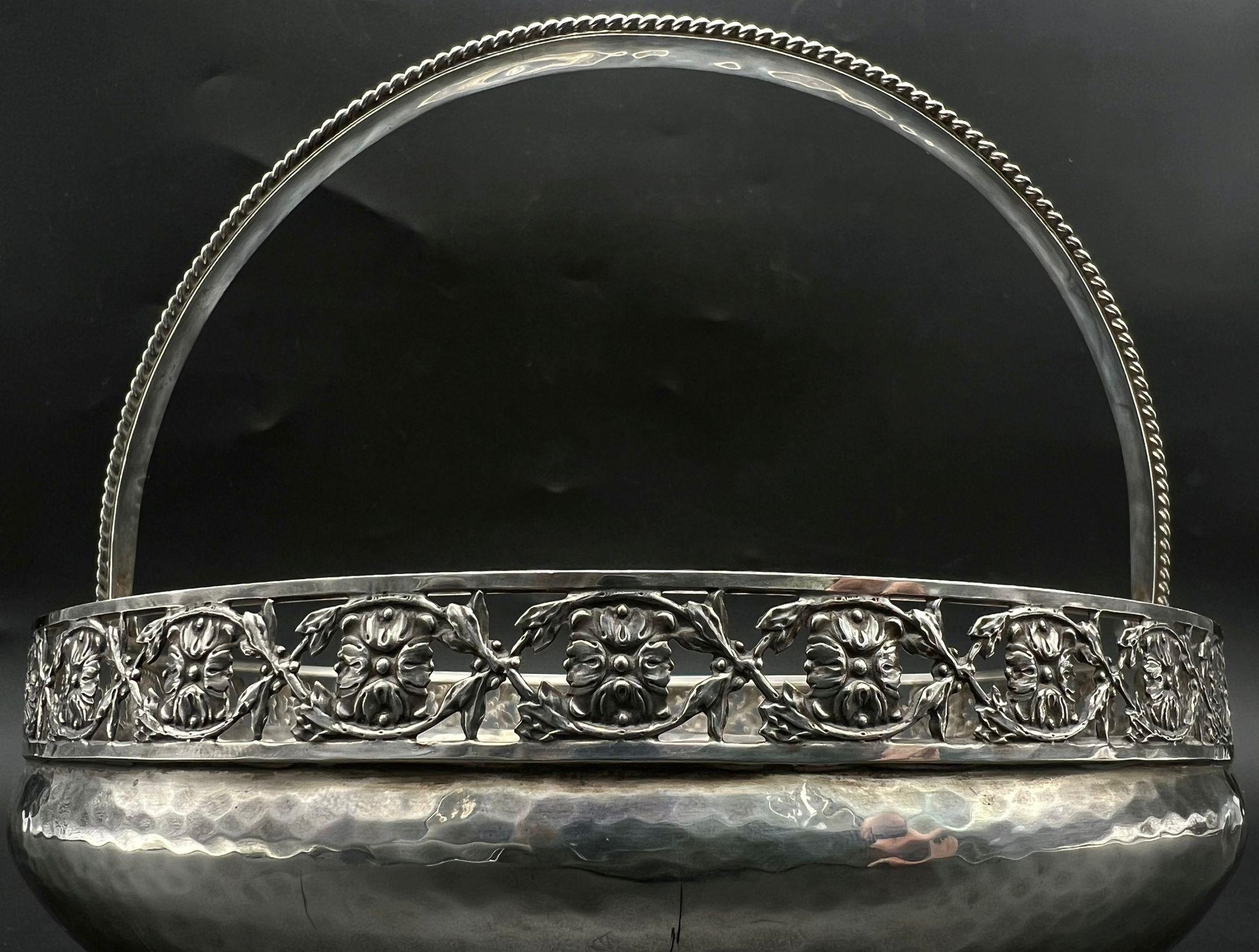 An Antique Albert Edward Jones 925 Silver Basket Bowl. Diameter handle with ornate and pierced upper - Image 2 of 6