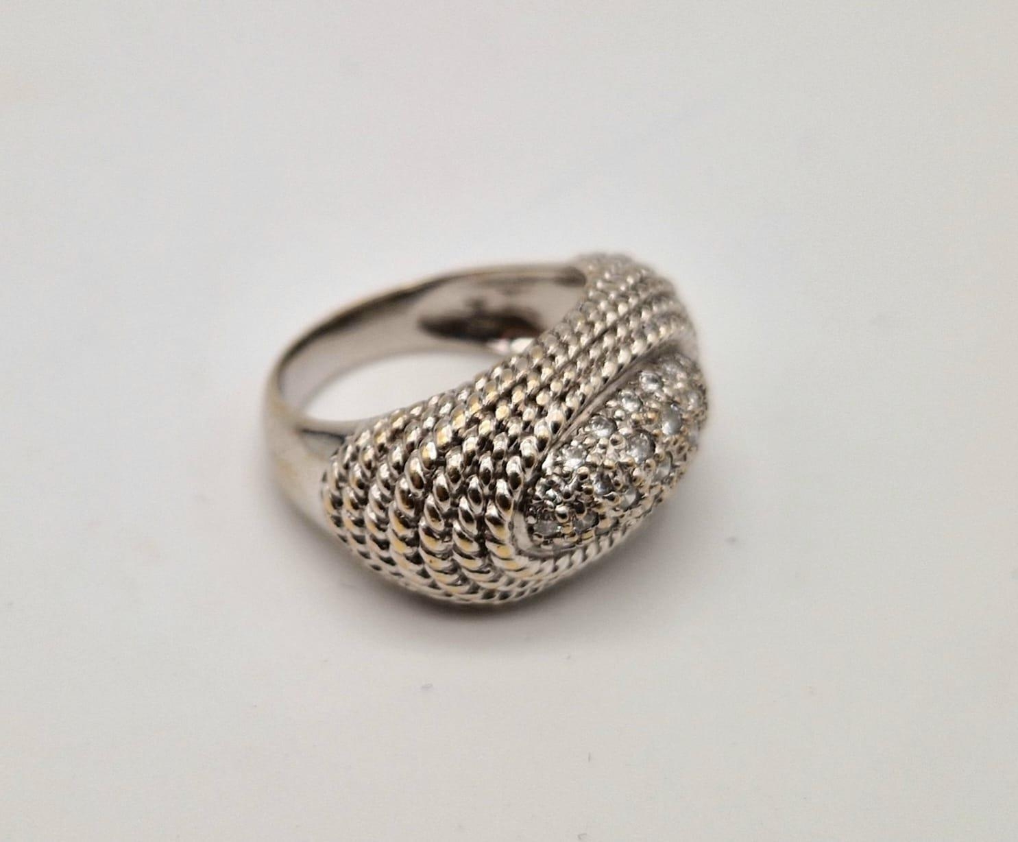 A fancy, 18 K yellow gold, pave diamond (0.25 carats) set ring. Size: I, weight: 9.1 g. - Image 4 of 5