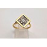 An 18 K yellow gold square ring with diamonds ( 0.30 carats). ring size: O, weight: 4.2 g.