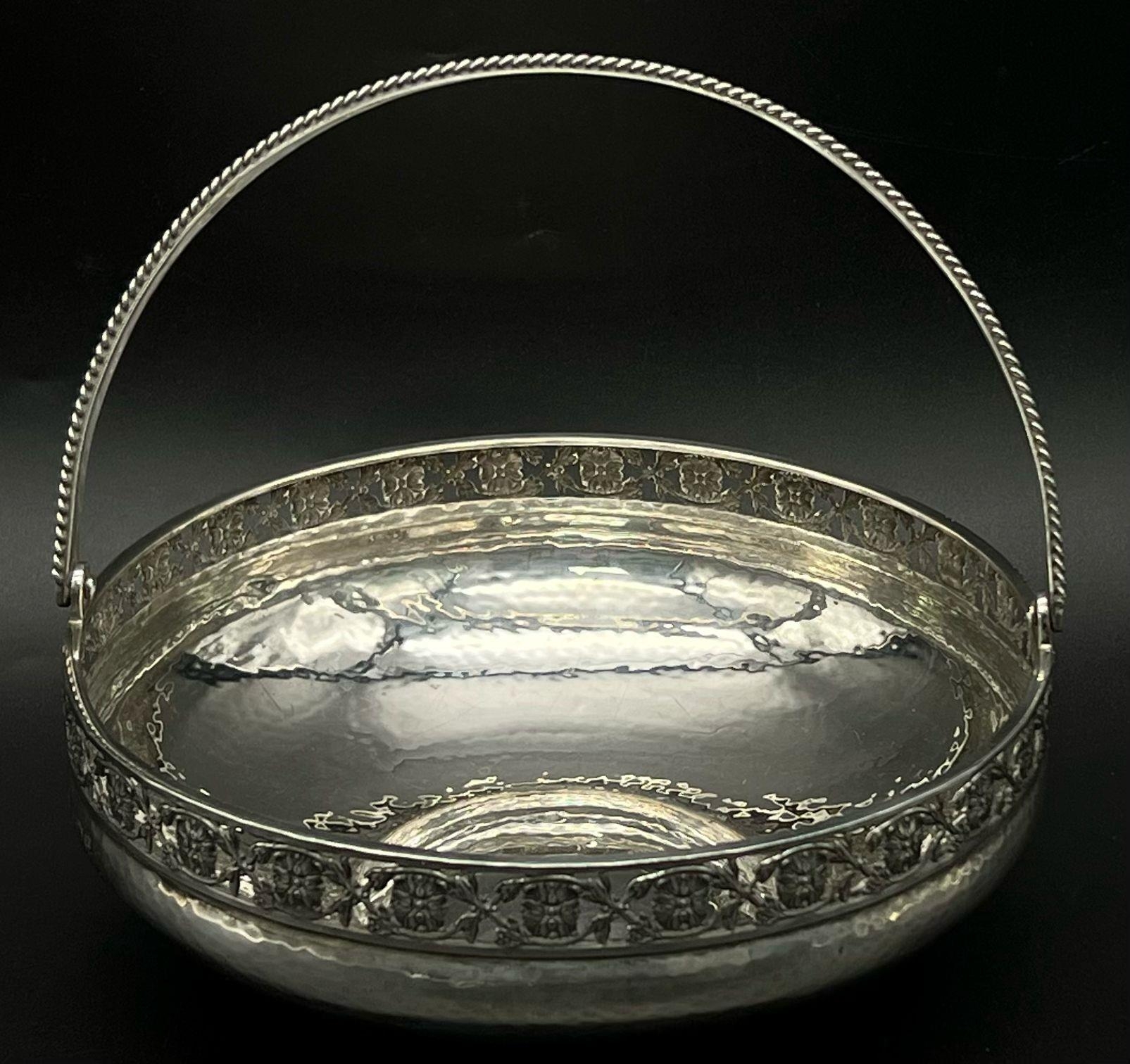 An Antique Albert Edward Jones 925 Silver Basket Bowl. Diameter handle with ornate and pierced upper