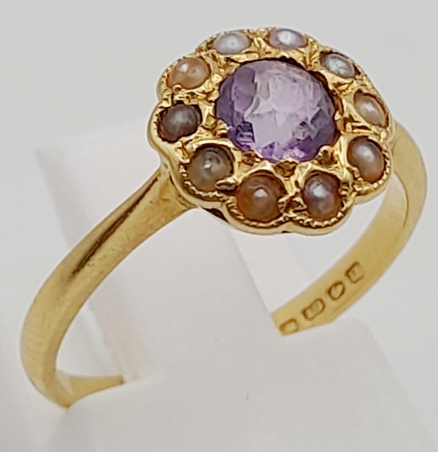 A Vintage 18K Yellow Gold Amethyst and Opal Ring. Central amethyst with a halo of small opals. - Image 2 of 7