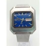 A Vintage Seiko 5 DX TV Shape Automatic 23 Jewel Gents Watch. Stainless steel strap and case - 36mm.