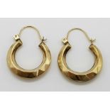 9k yellow gold knife edge hoop earrings. Weighs 1.3g. 1.8cm diameter