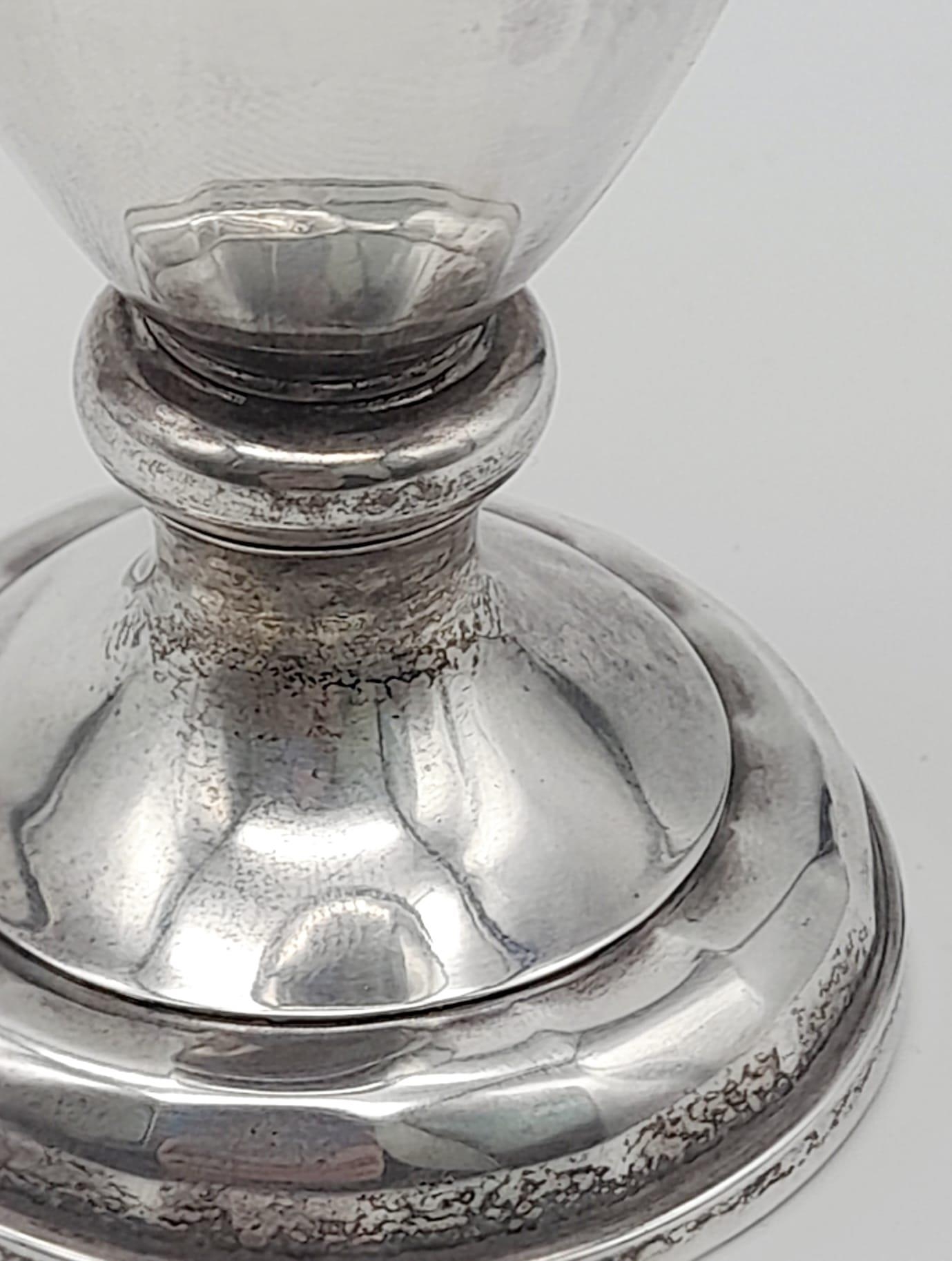 A Sterling Silver Queen Elizabeth II 1977 Jubilee Year Small Vase. 98g. Birmingham hallmarks. 15cm - Image 5 of 6