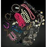 LARGE SELECTION OF COSTUME JEWELLERY AF