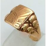 A Vintage 9K Yellow Gold Signet Ring. Size W. 4.07g