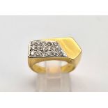 An 18 K yellow gold diamond (0.50 carats) ring. Size: Q, weight: 9.4 g.