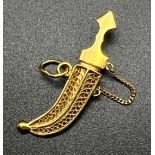 18K YELLOW GOLD VINTAGE DAGGER MIDDLE EAST PERSIAN FILIGREE PENDANT / CHARM WHICH PULLS OUT 2.9G