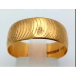 A Vintage 18K Yellow Gold Band Ring. Full UK Hallmark. Size P. 3.83g