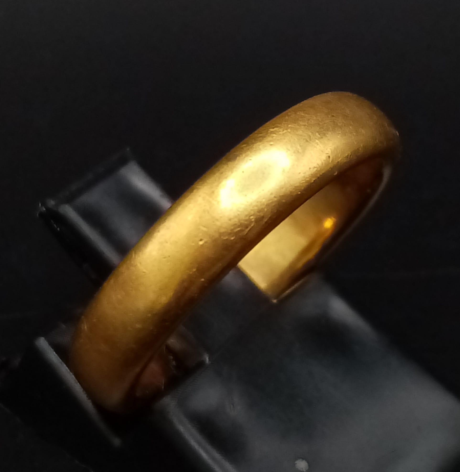 A Vintage 22K Yellow Gold Band Ring. Size L. 6.37g - Image 3 of 5