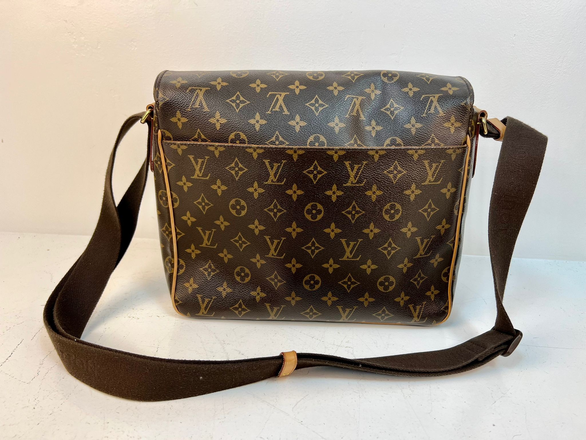 A Louis Vuitton Large Flap Shoulder Bag and Dust Cover. LV monogram canvas. Gold-tone hardware. - Image 3 of 7