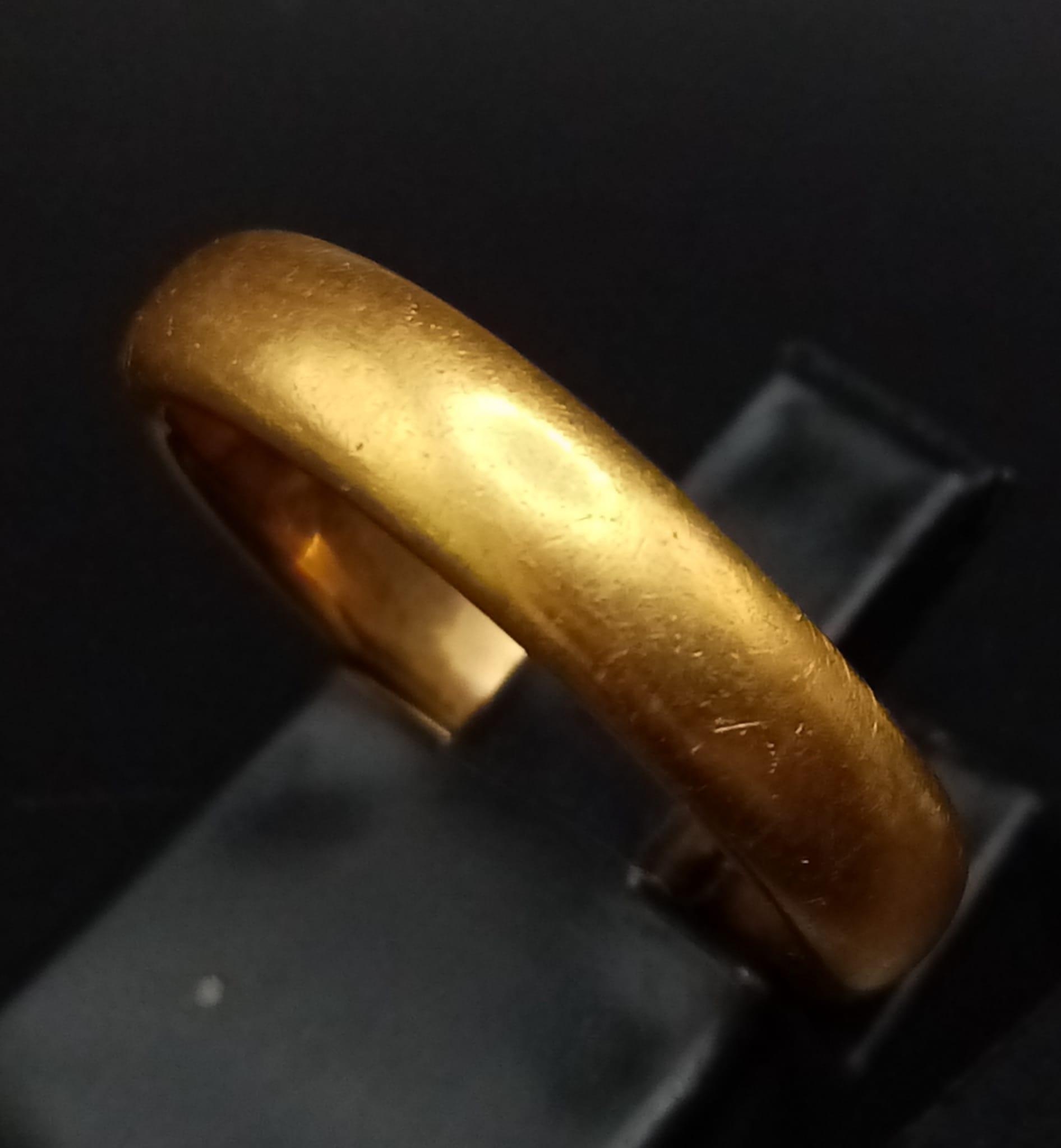 A Vintage 22K Yellow Gold Band Ring. Size L. 6.37g - Image 2 of 5
