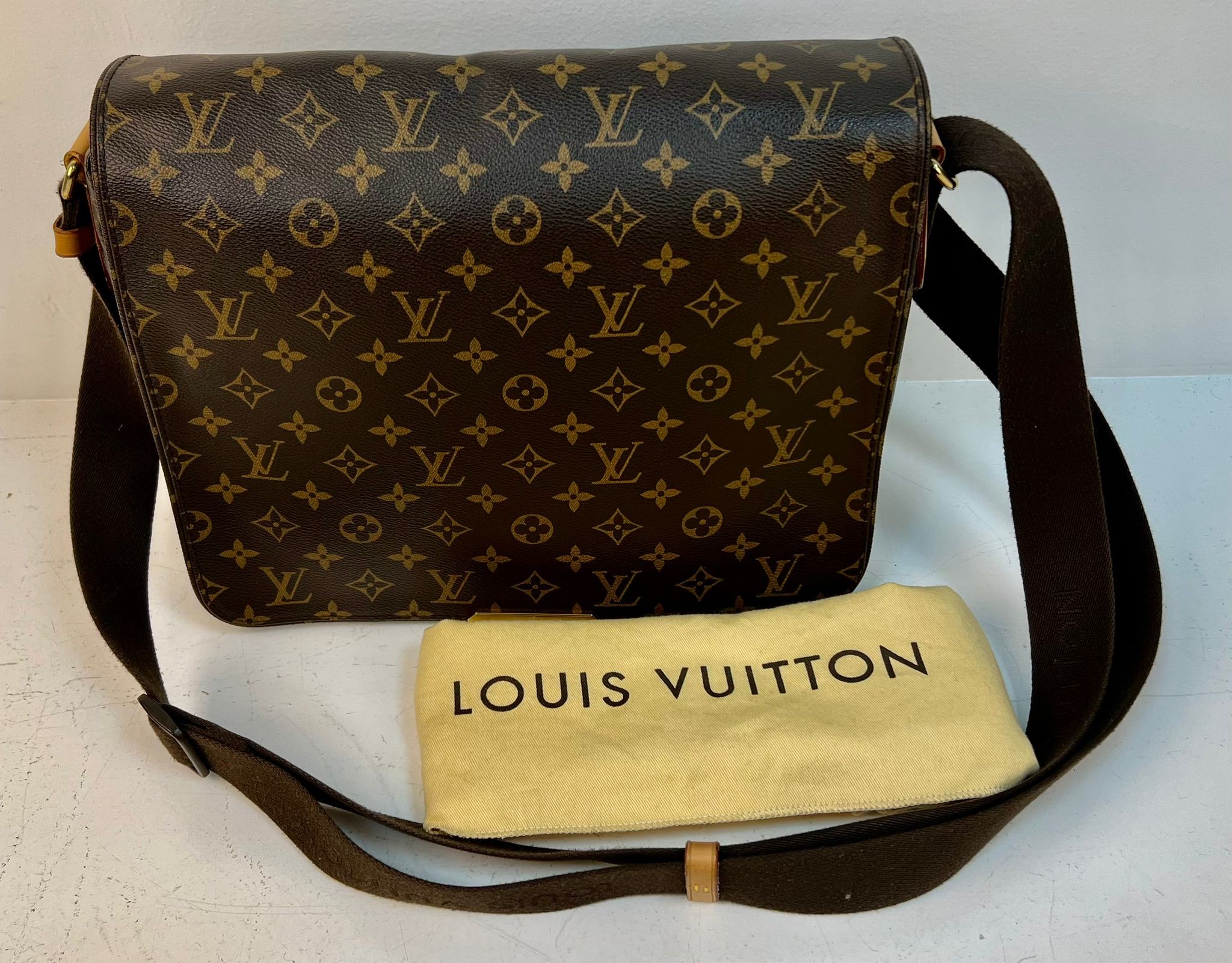 A Louis Vuitton Large Flap Shoulder Bag and Dust Cover. LV monogram canvas. Gold-tone hardware. - Image 2 of 7