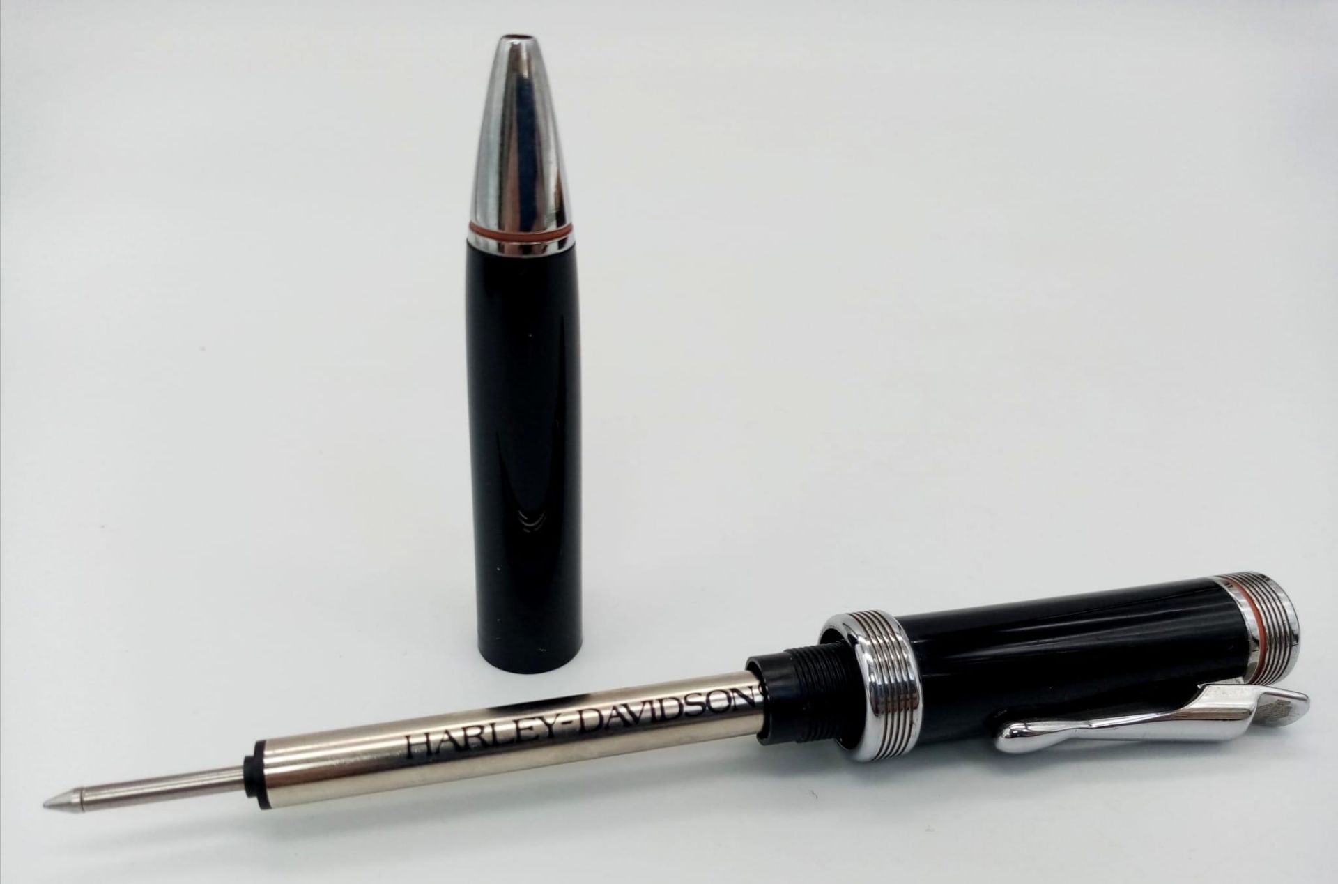 A vintage, Harley Davidson ball point pen complete with original box. From 1990. In excellent - Image 2 of 3