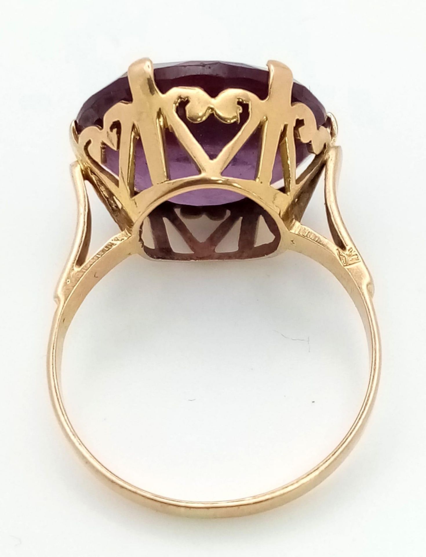 A Vintage Possibly Antique Middle-Eastern 18K Rose Gold Amethyst Ring. Large round-cut, well faceted - Bild 3 aus 4