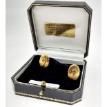 A Pair of Vintage 9K Gold Oval Cufflinks. Hard-six decoration. Comes in a presentation case. 12.