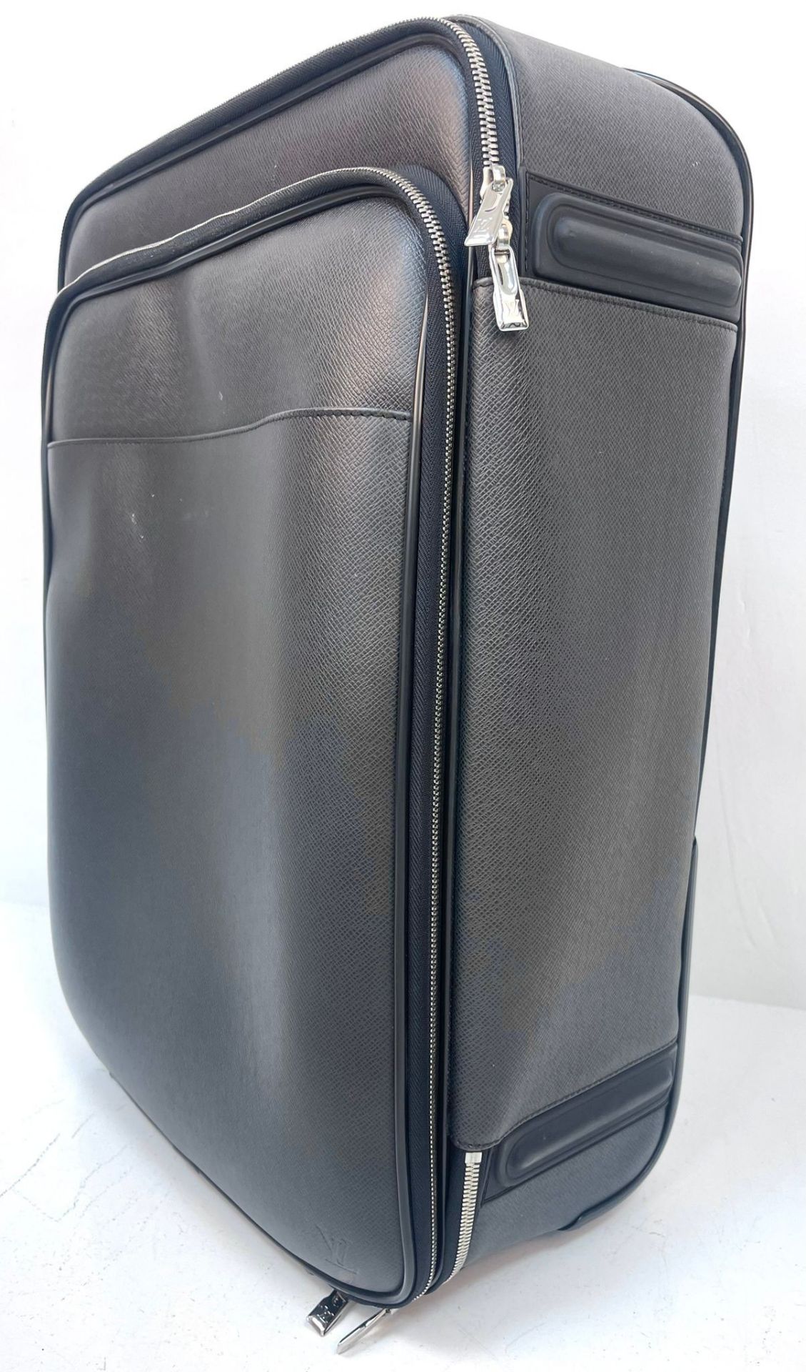A Louis Vuitton Pegase Taiga Leather Suitcase. Extendable trolley-pull handle. Twin wheels. Black - Image 2 of 12
