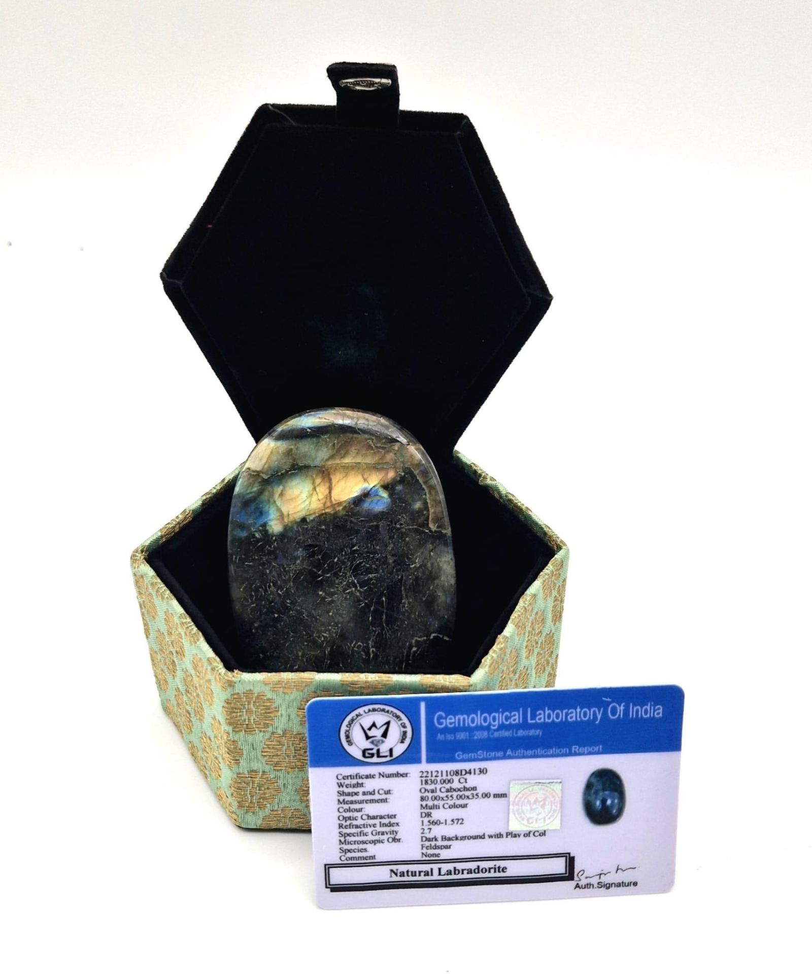 A Huge 1830ct Labradorite Oval Cabochon. Dark green with colour-play. Comes with a GLI certificate - Image 5 of 6