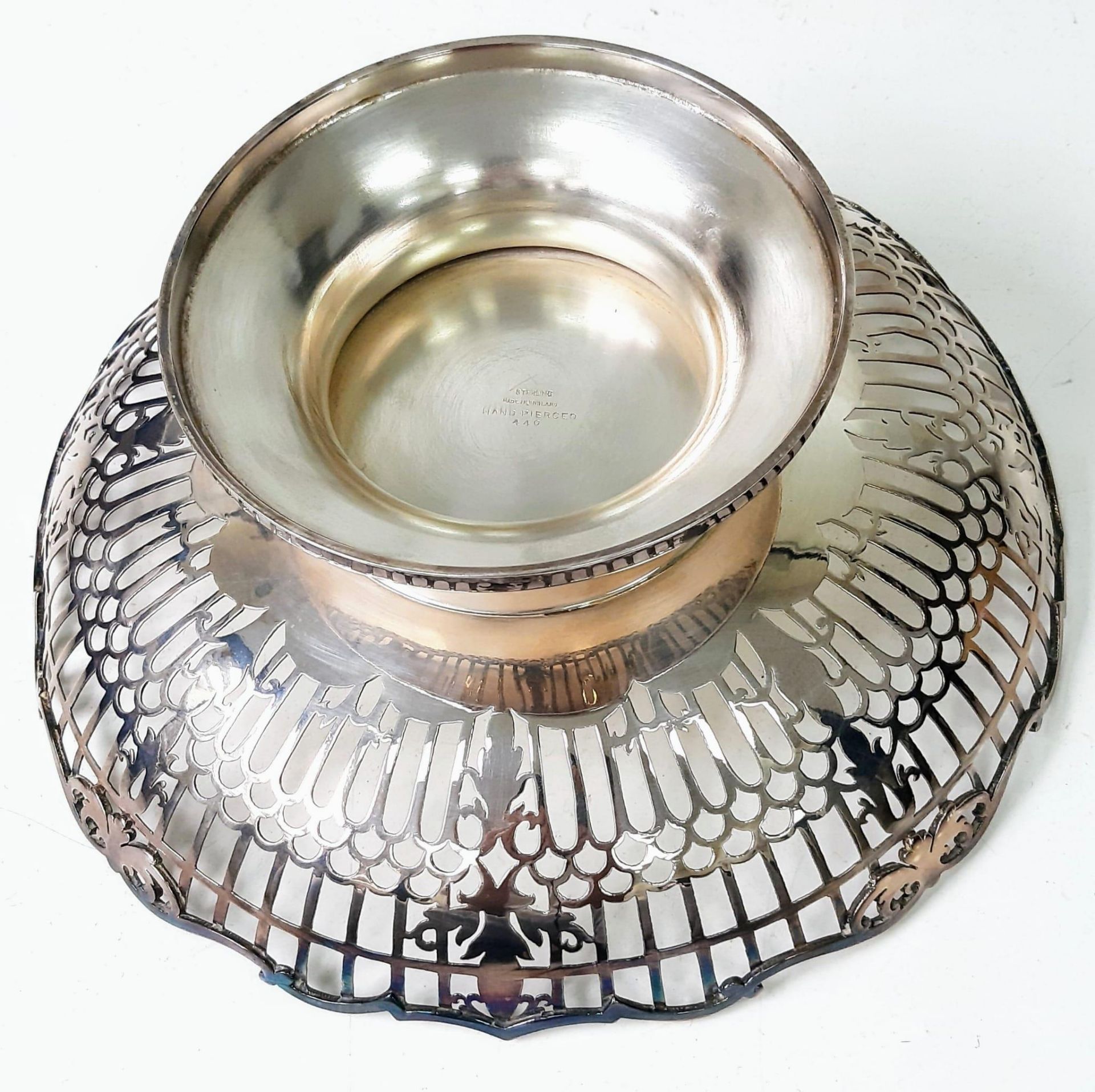 A 1966 Sterling Silver Hand Pierced Decorative Bowl. Hallmarks for Sheffield. Makers mark of Emile - Bild 3 aus 5