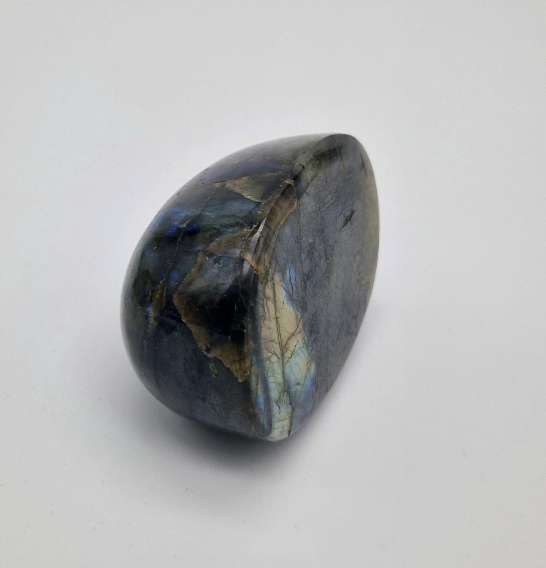 A Huge 1830ct Labradorite Oval Cabochon. Dark green with colour-play. Comes with a GLI certificate - Image 4 of 6