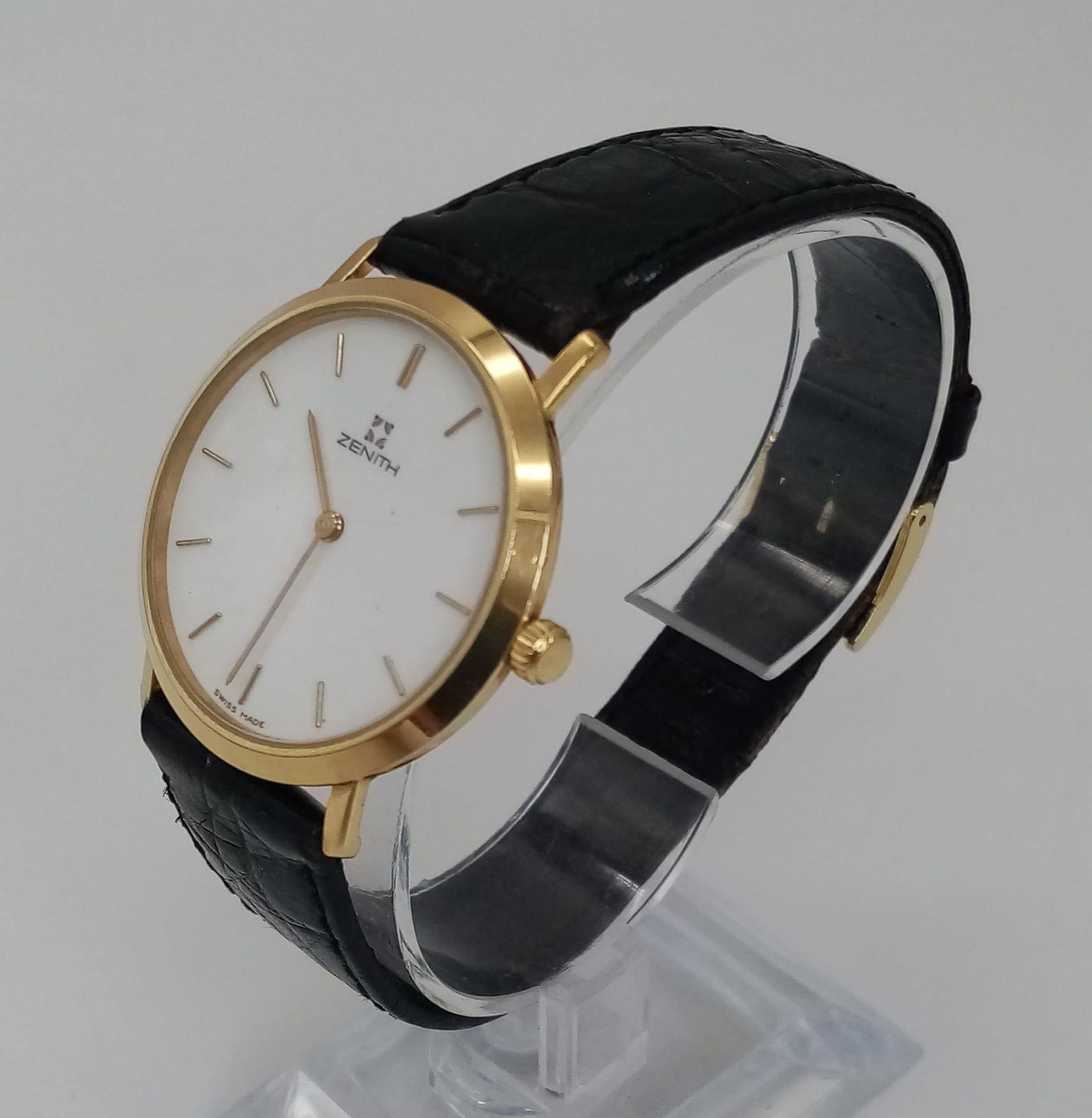 A Vintage Zenith Mechanical Gents Watch. Black leather strap. Two-tone case - 33mm. White - Bild 2 aus 3