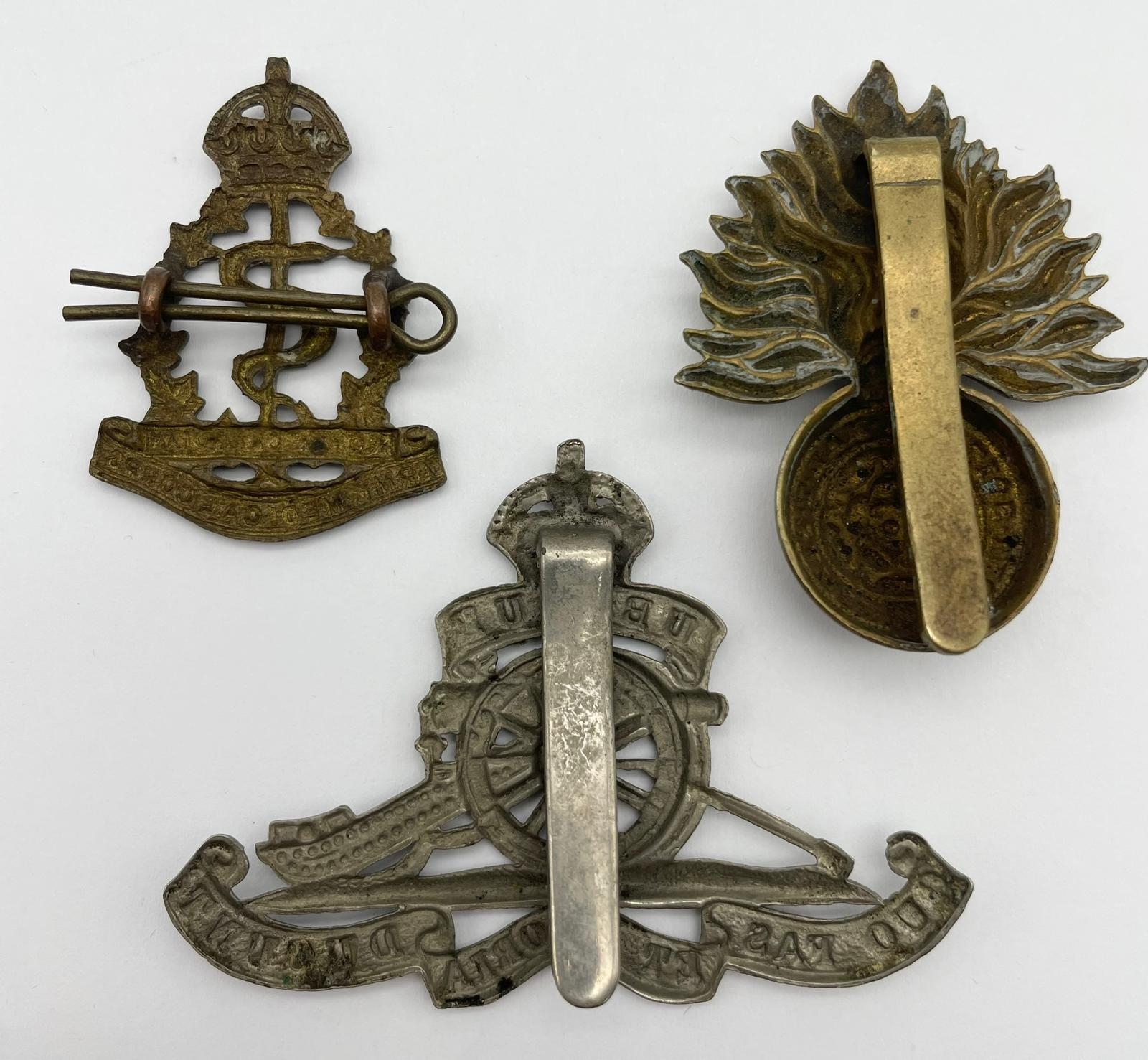 Three Military Cap Badges: WW1 City of London, Royal Canadian Army Medical Corp and the WW1 - Image 3 of 6