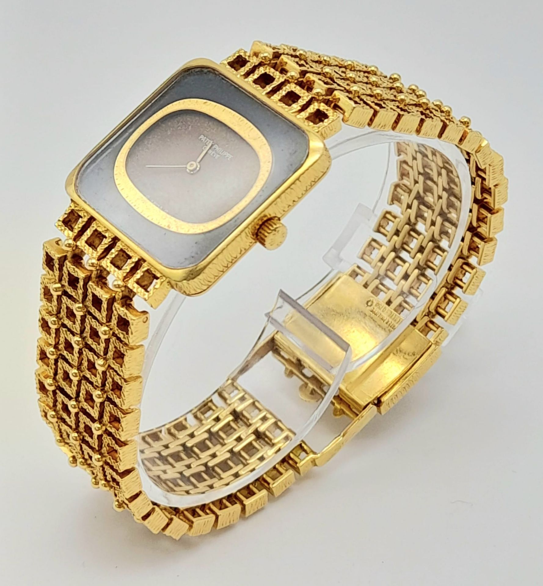 A Vintage 18K Gold Patek Phillipe Art Deco Style Dress Watch. 18K gold bracelet and case - 25mm. - Bild 4 aus 7