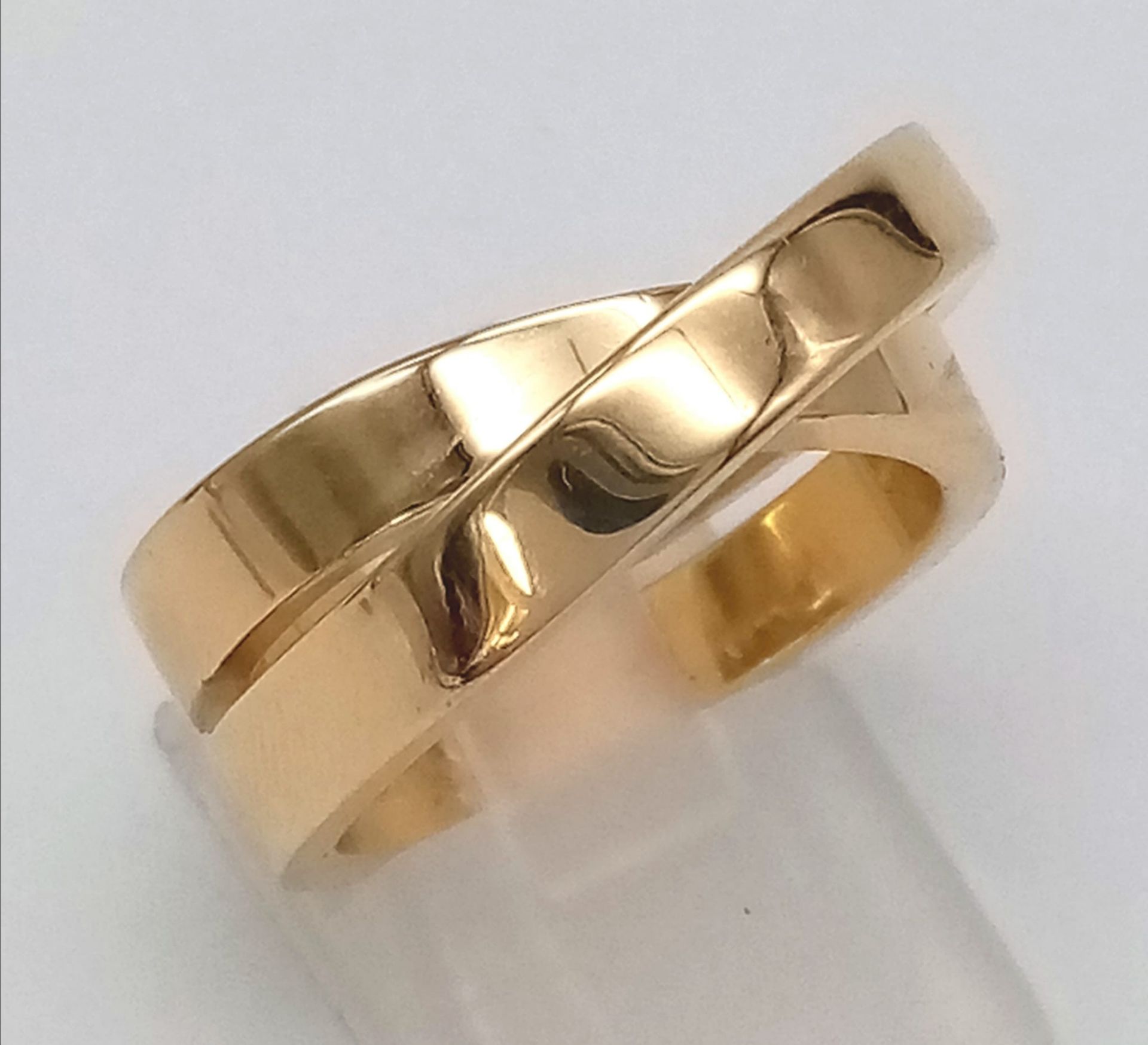 CARTIER 18K YELLOW GOLD CROSS OVER RING WITH ORIGINAL PAPERWORK, WEIGHT 15.1G SIZE O - Bild 6 aus 6