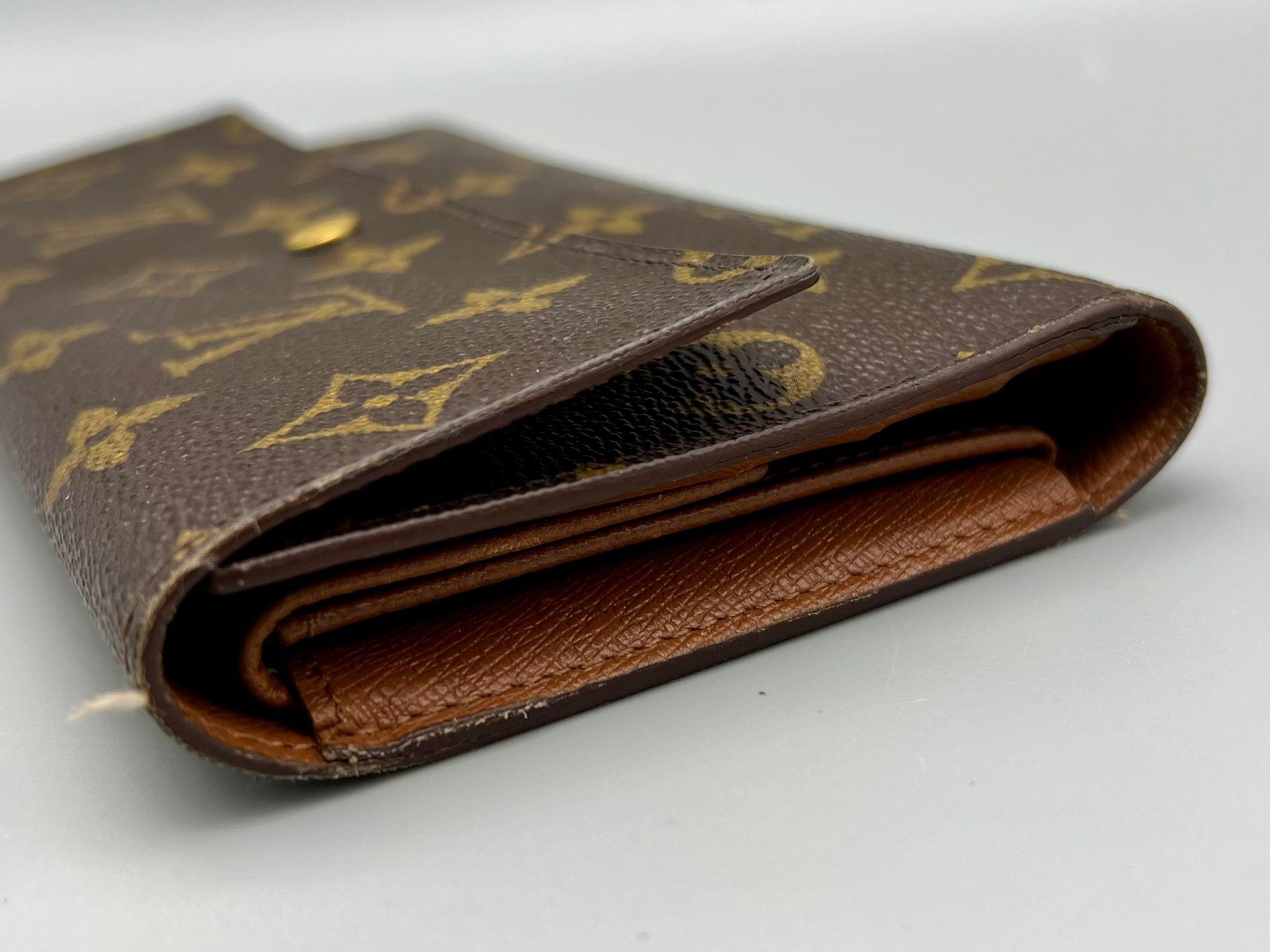 A Louis Vuitton Monogram Canvas Wallet. 19cm x 10cm. Please see photos for conditions. Ref: 12764 - Image 4 of 8