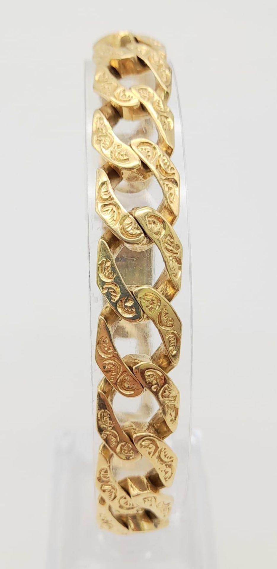 9k yellow gold heavy weight detailed curb bracelet, approx 24cm length, 48.5g weight - Bild 2 aus 5