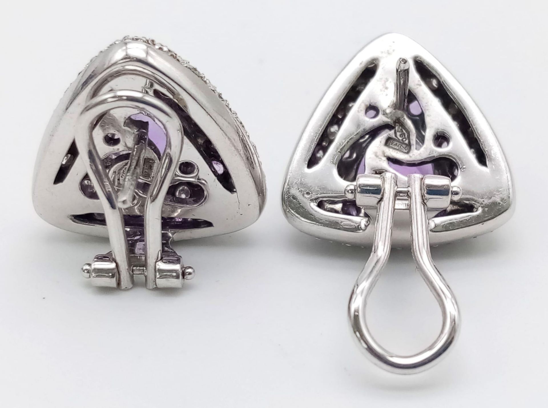 A FABULOUS 18K WHITE GOLD DIAMOND AND AMETHYST RING WITH MATCHING EARRINGS . 35.5gms - Image 10 of 12