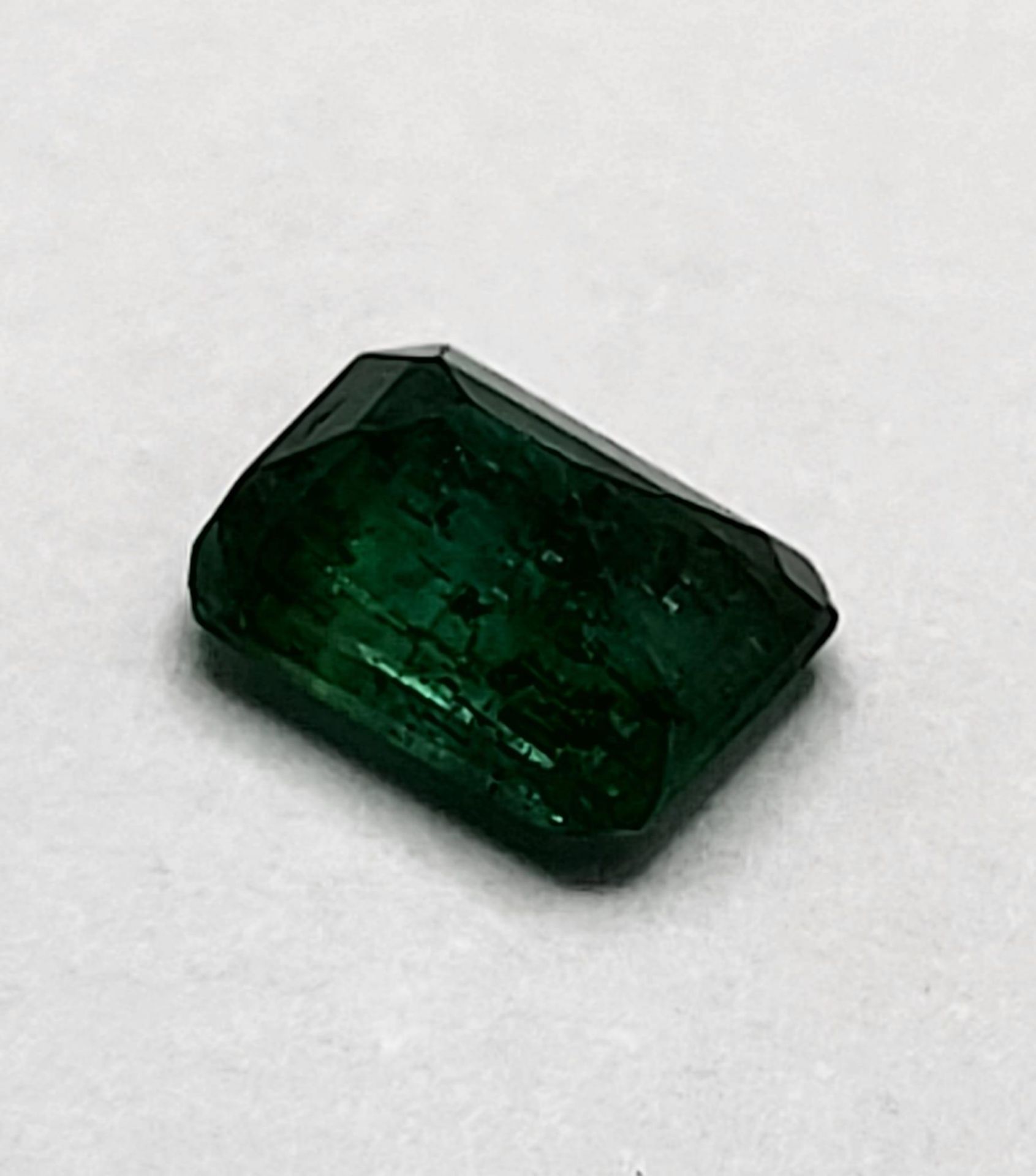 A 1.14ct Zambian Emerald Gemstone. Swiss Origin Certification Included. - Bild 4 aus 6