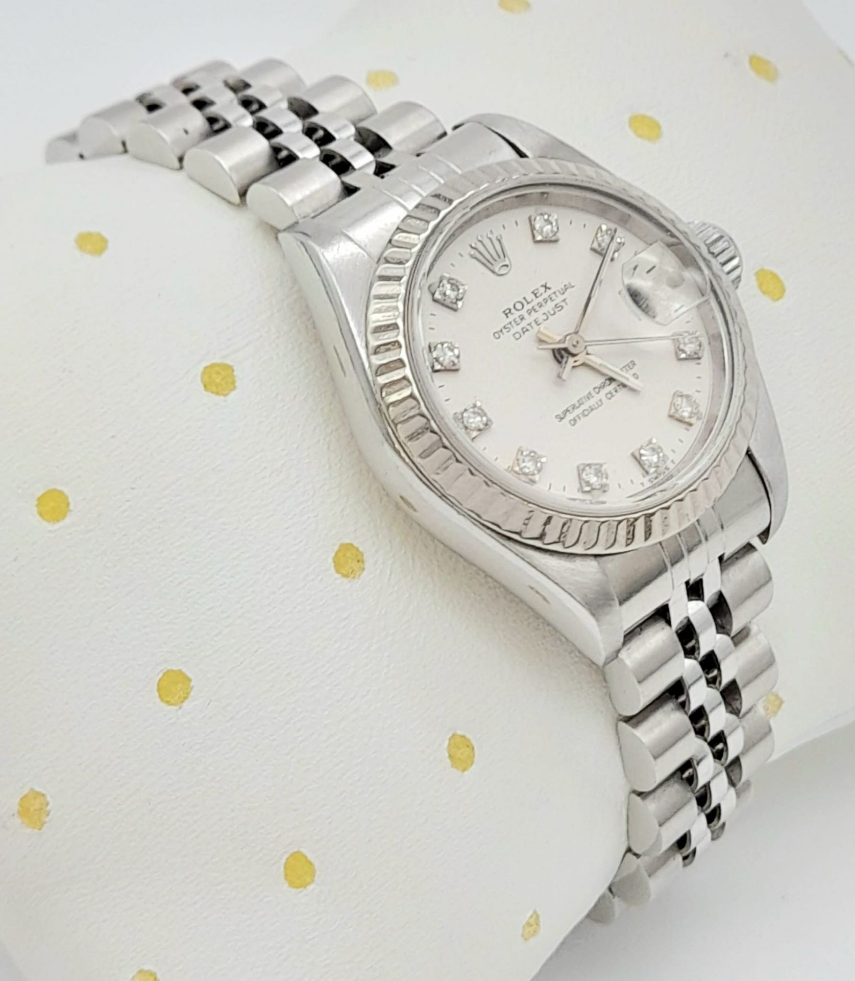 A Rolex Oyster Perpetual Datejust Ladies Watch. Stainless steel bracelet and case - 26mm. White dial - Image 3 of 8