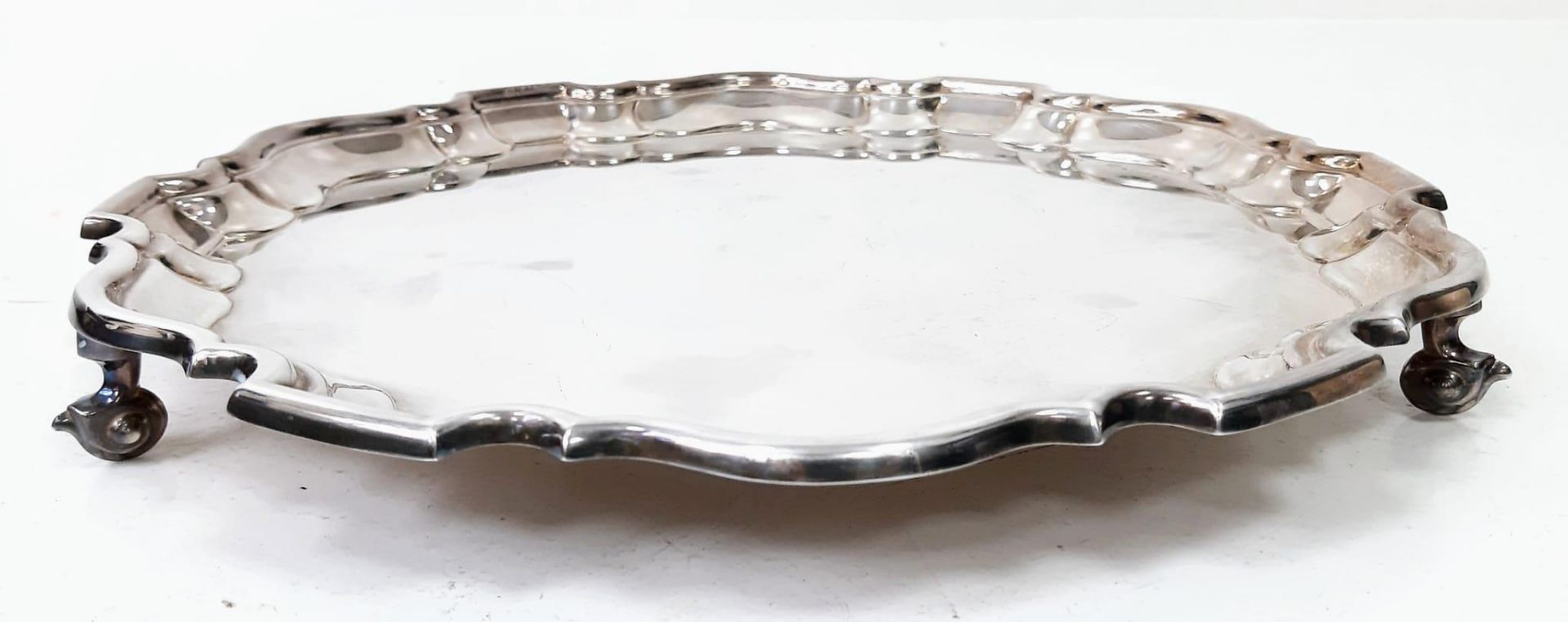 A Vintage (1940) Sterling Silver Footed Salver. Sheffield hallmarks and Emile Viner's makers mark. - Image 3 of 4