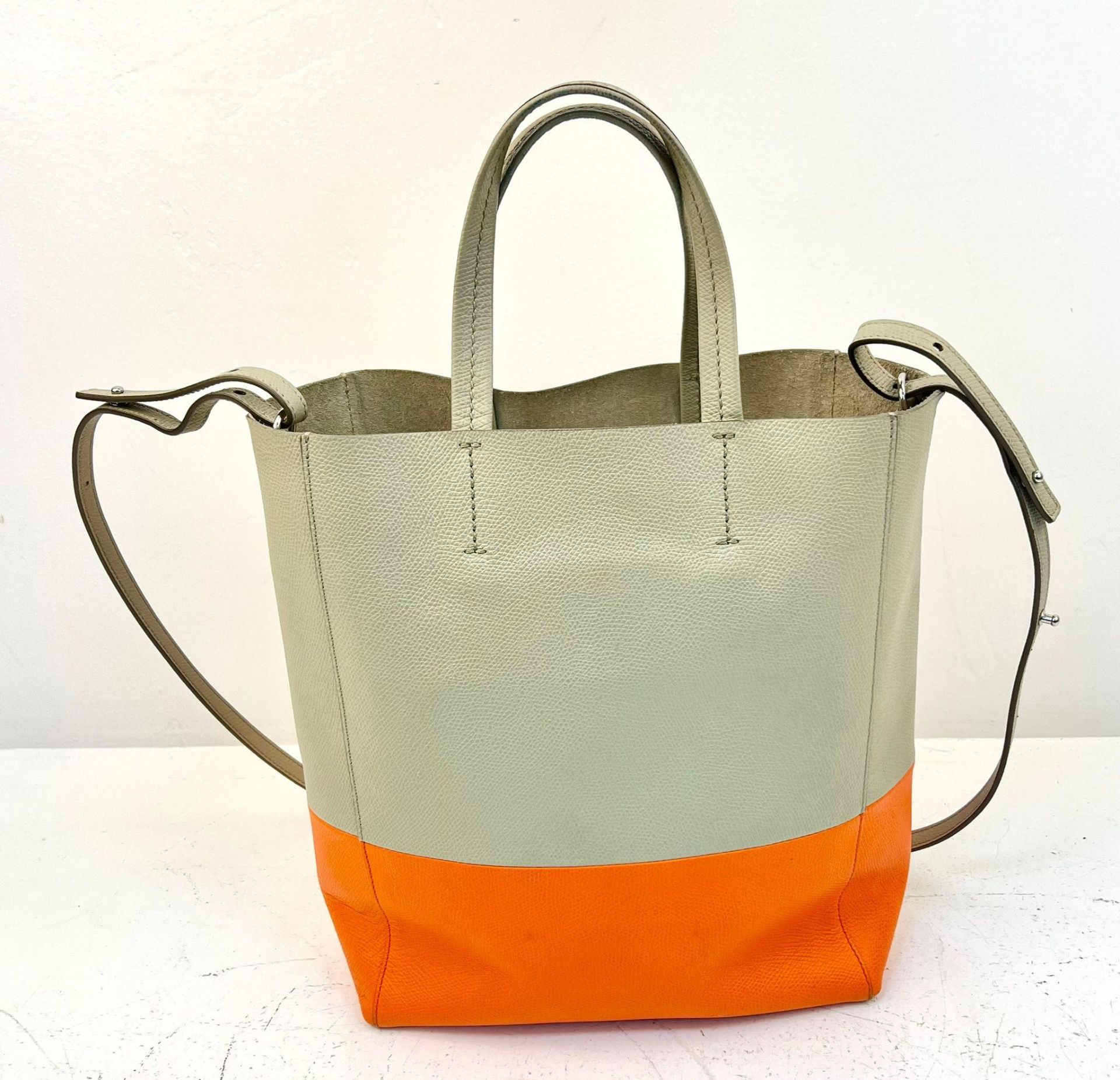 A Celine Multi-Colour Grained Leather Small Tote Bag. Two top handles plus a shoulder strap for - Bild 4 aus 7