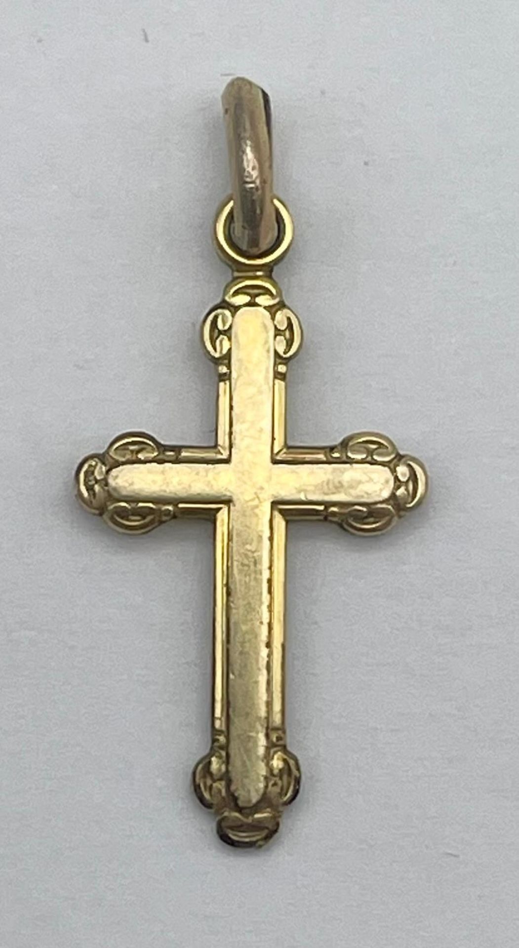 A Vintage 9K Yellow Gold Cross Pendant or Charm. 0.7g