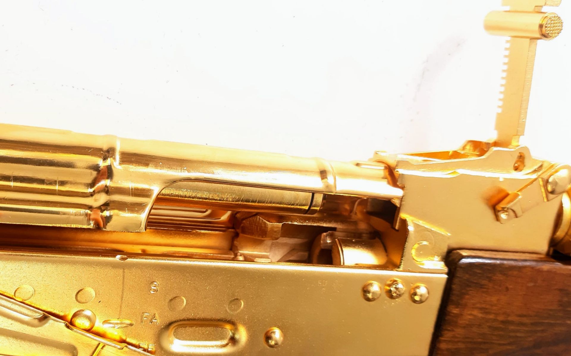 Ultimate Lord of War AK47 Deactivated Gold-Plated Rifle! The weapon that never gives up, finished in - Bild 19 aus 24