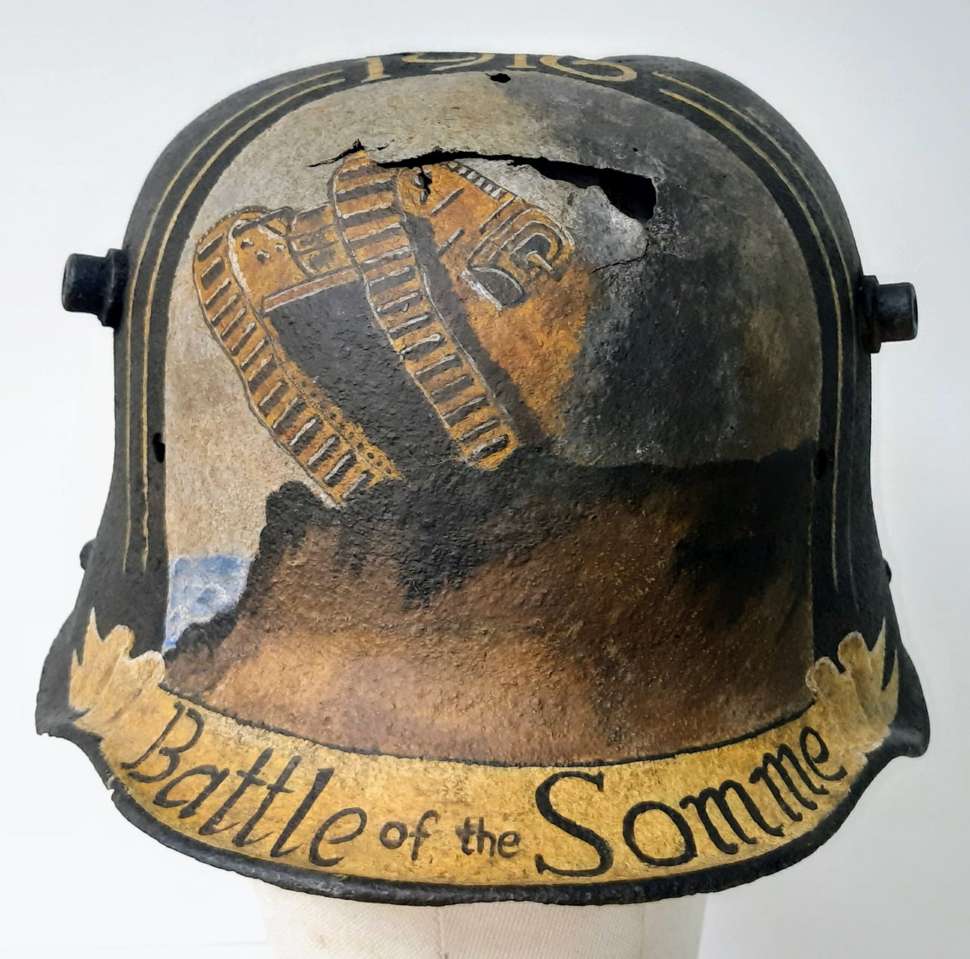 WW1 German M16 Stahlhelm found on the Somme. With post war memorial painting. - Image 5 of 12