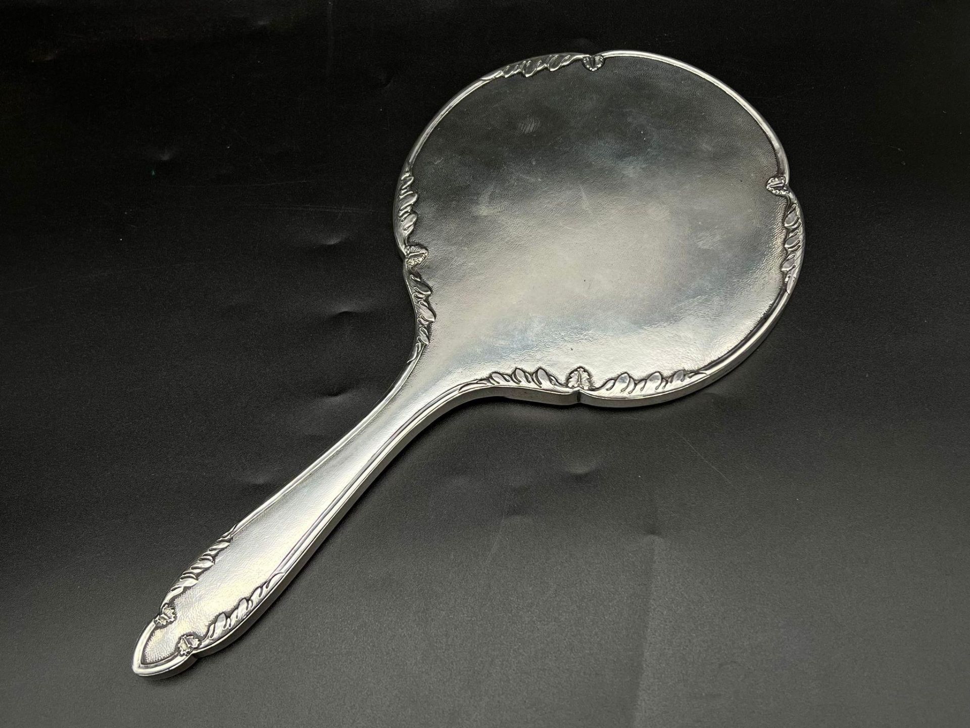 A 19th Century Silver Chinese Rosebud Hand Mirror With Makers Mark For Zee Sung. Total Weight - Bild 2 aus 3