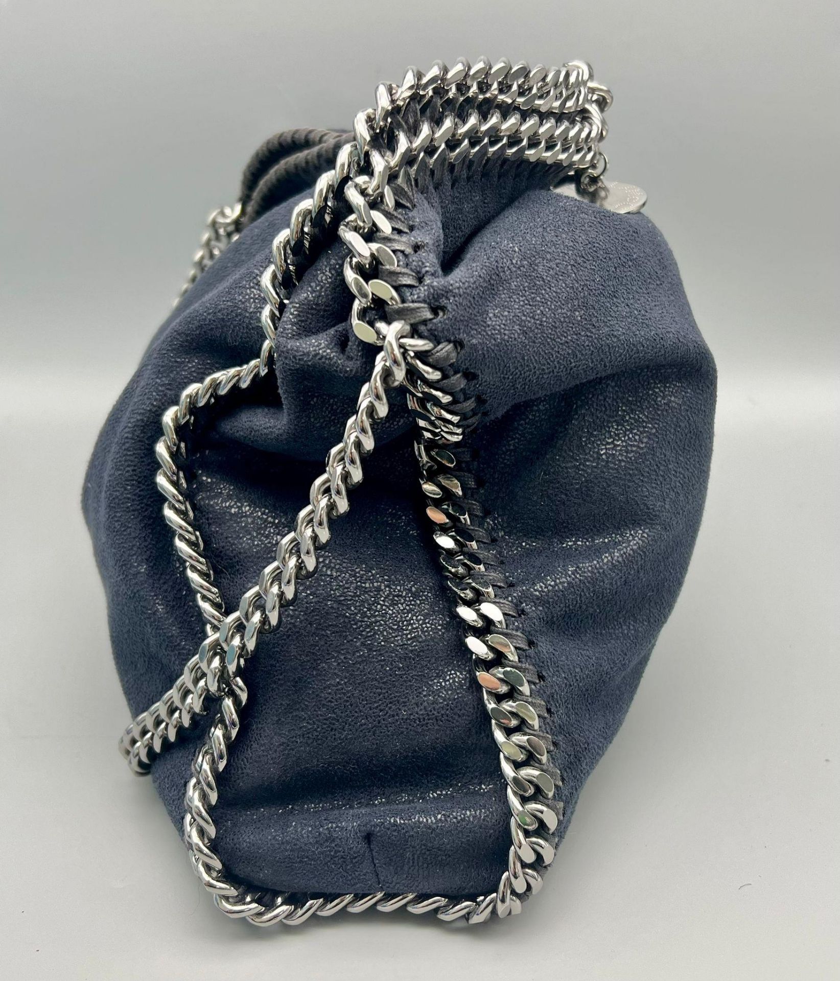 A Stella McCartney Falabella Shoulder/Tote Bag. Navy pvc with silver-tone heavy hardware. Monogram - Bild 3 aus 7