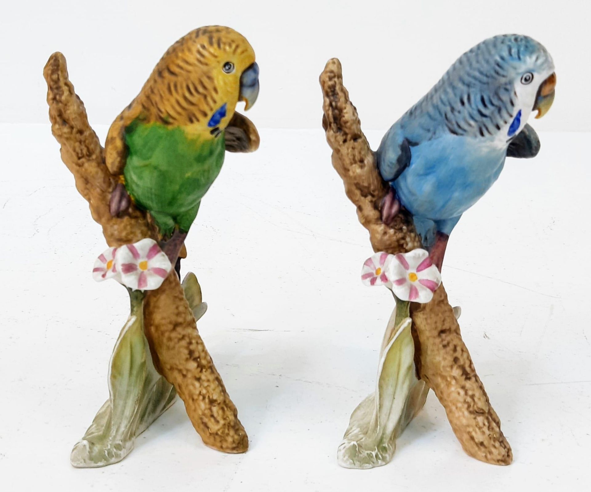 A Pair of Vintage West German Goebel Ceramic Budgerigar Figures. Green and blue - both in good - Image 4 of 7