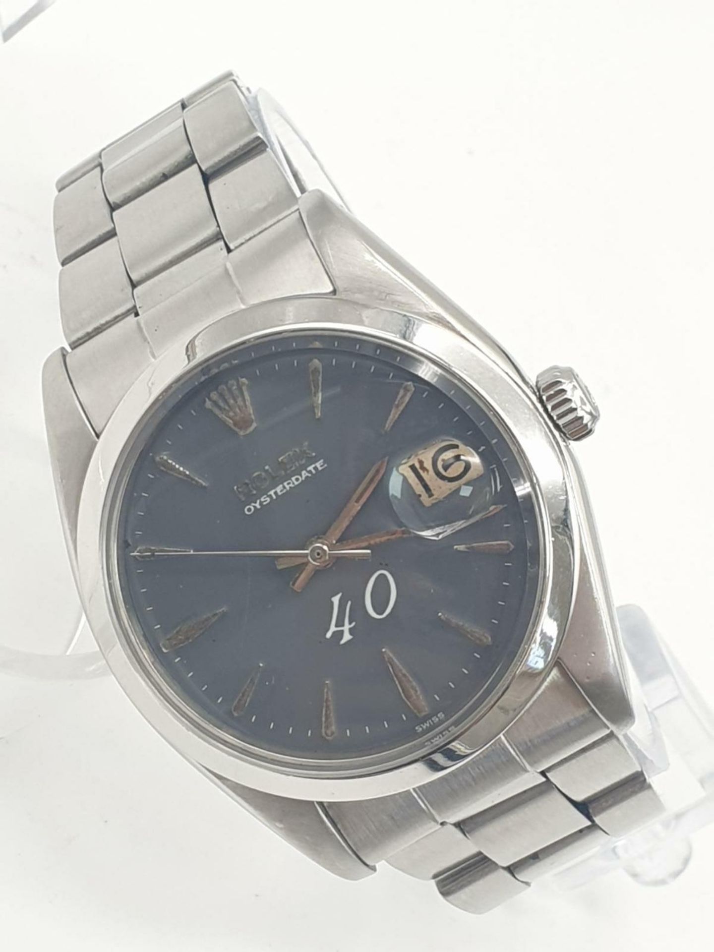 A ROLEX OYSTERDATE "40" MIDSIZE UNISEX WATCH IN STAINLESS STEEL WITH UNUSUAL GREY DIAL. 34mm