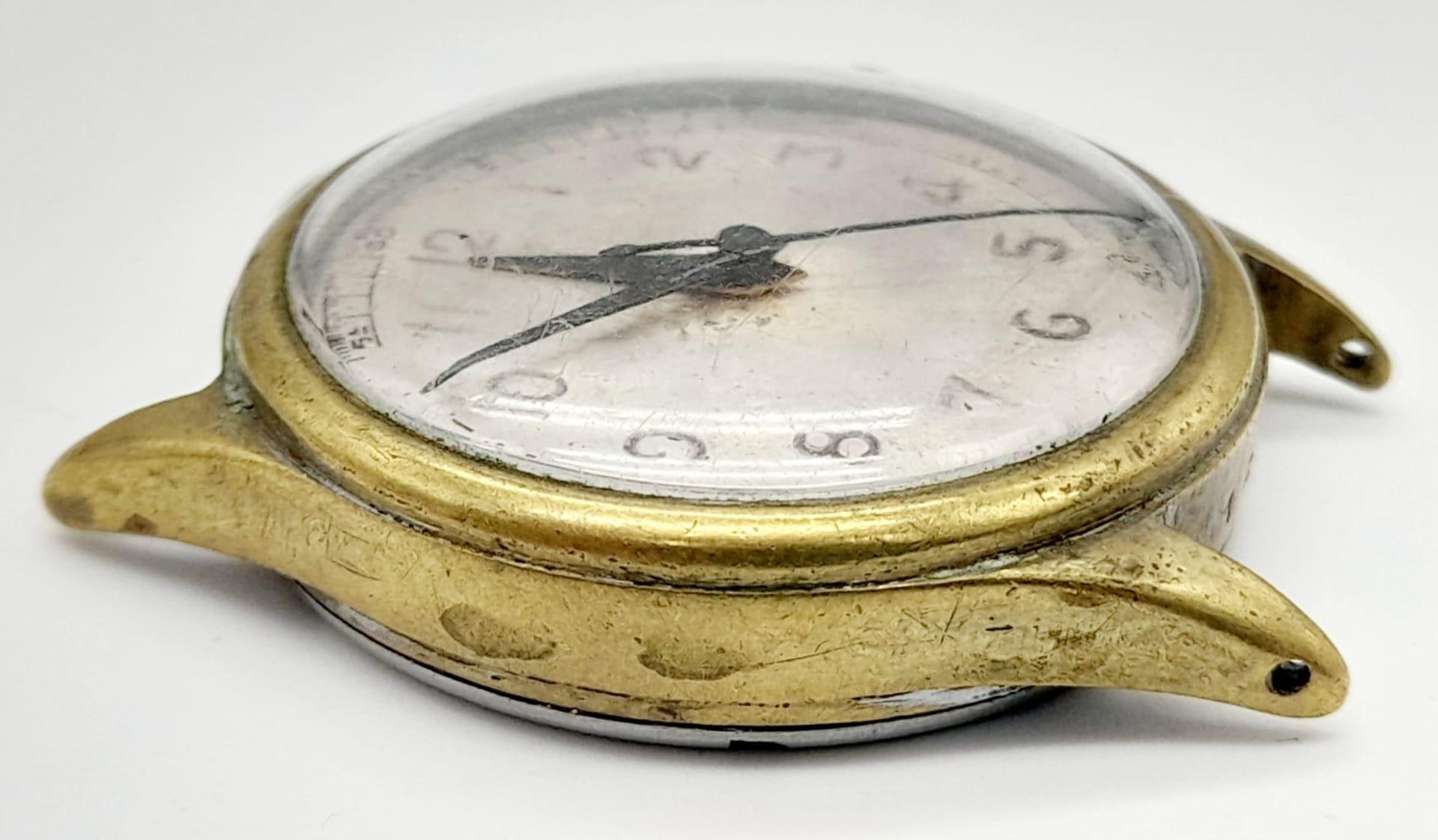 A vintage |Swiss watch. Case diameter: 33 mm, mechanical movement (working). No strap A/F - Bild 2 aus 4